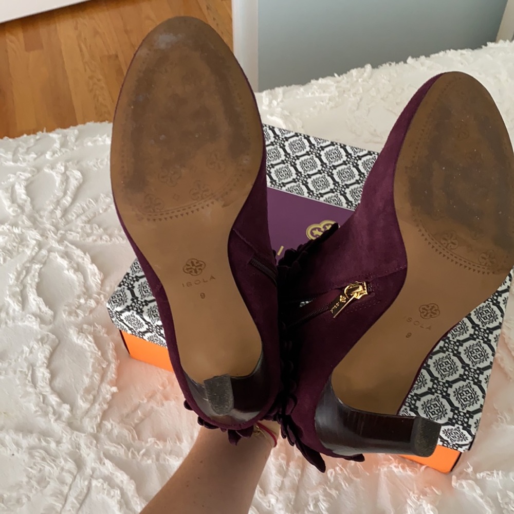 EUC Isola Bordo Cabernet Suede Booties - Picture 4 of 10